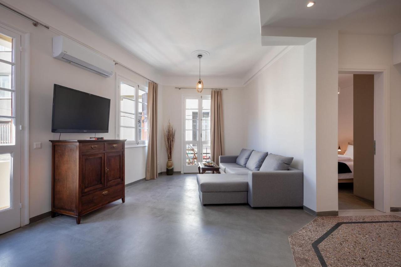Christiana'S Lovely Apartment In Psyri, Афины Экстерьер фото
